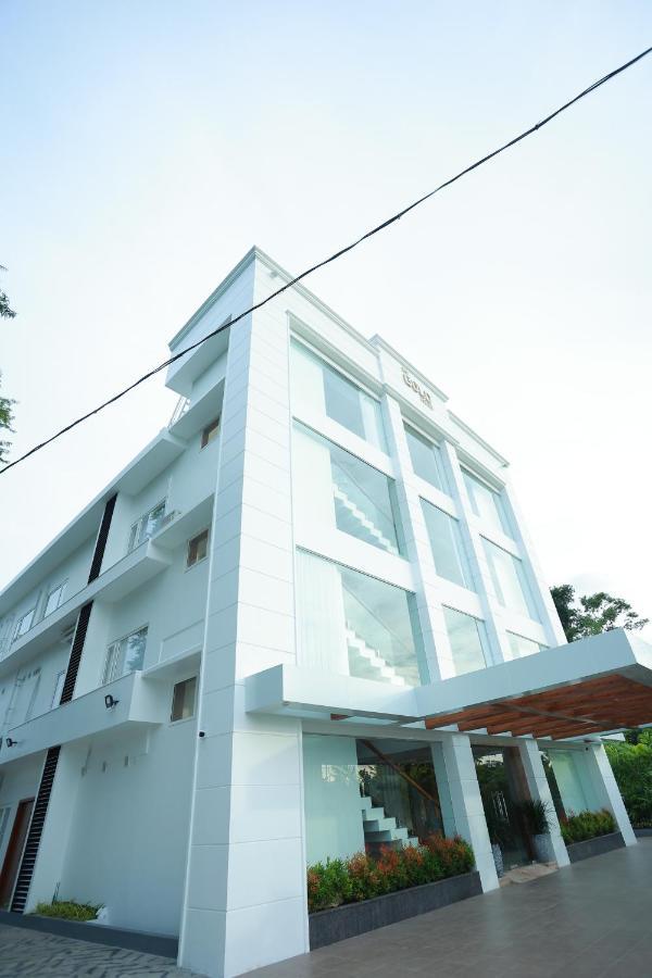 The Gold Hotel Palakkad Dış mekan fotoğraf