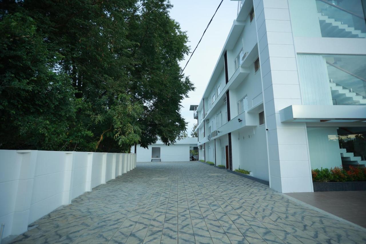 The Gold Hotel Palakkad Dış mekan fotoğraf