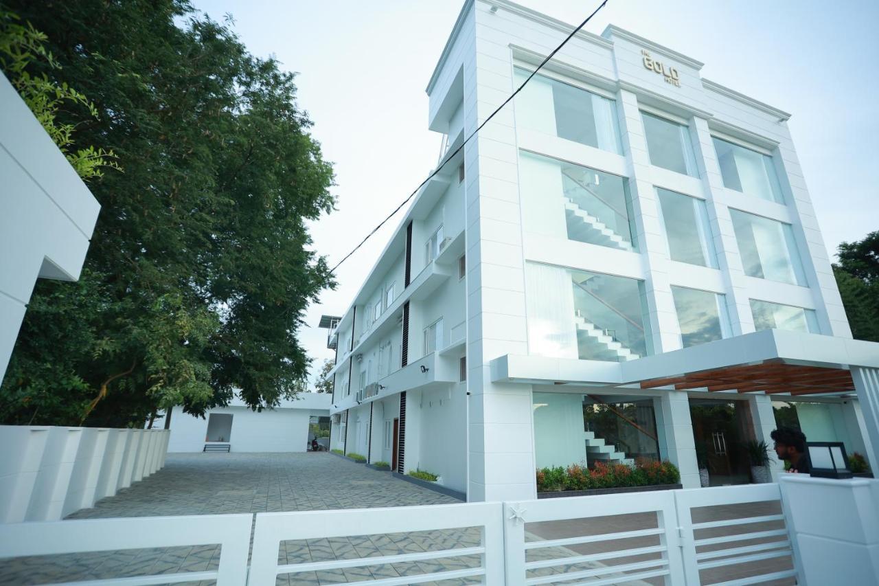 The Gold Hotel Palakkad Dış mekan fotoğraf