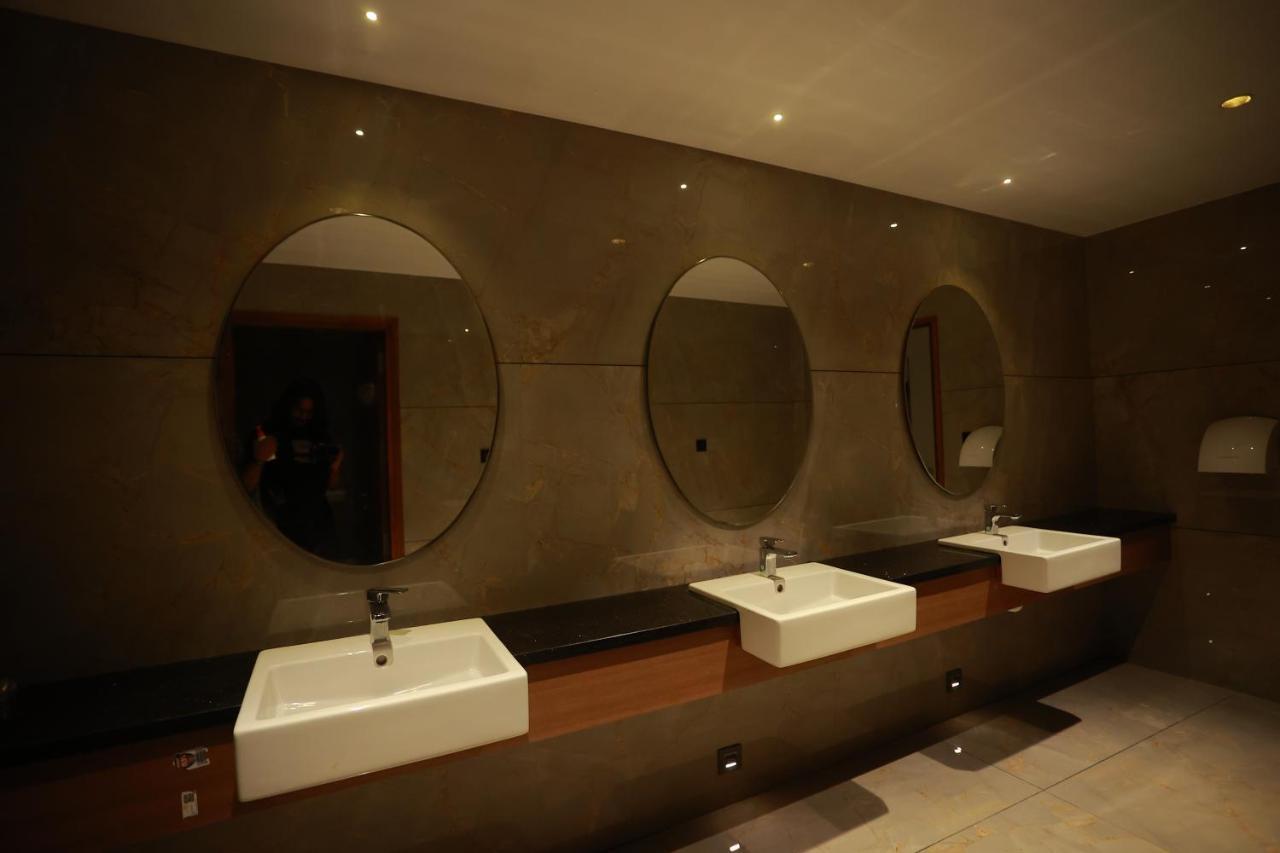 The Gold Hotel Palakkad Dış mekan fotoğraf